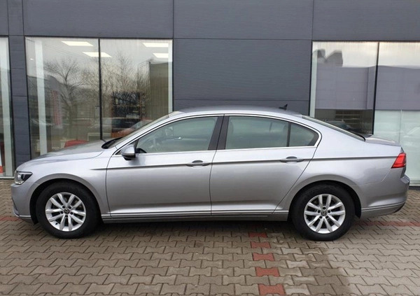 Volkswagen Passat cena 82900 przebieg: 92087, rok produkcji 2020 z Warszawa małe 301